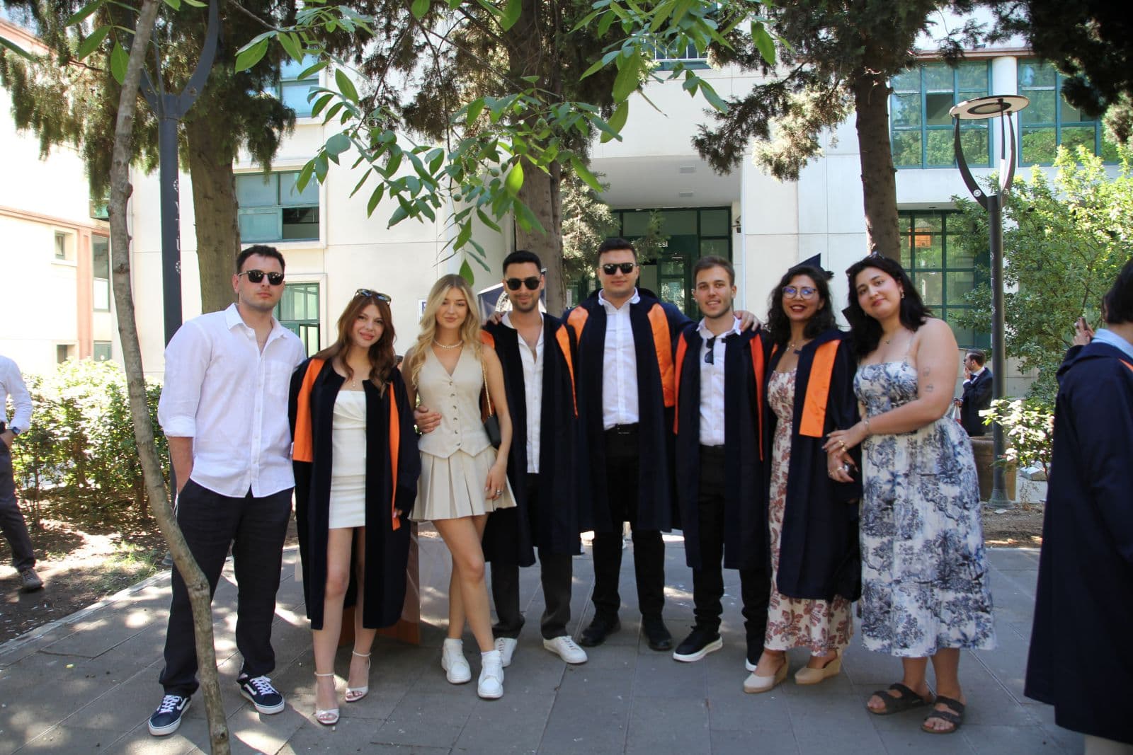 2024-2025 Mezuniyet Töreni Öncesi Kokteyl ve Fotoğraf Çekimi Etkinliği